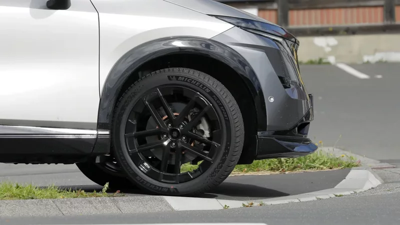▲使用Michelin Pilot Sport EV轮胎。