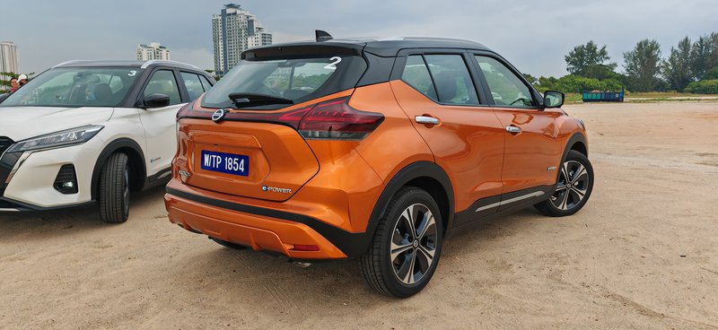 Nissan Kicks -Back 3.jpg