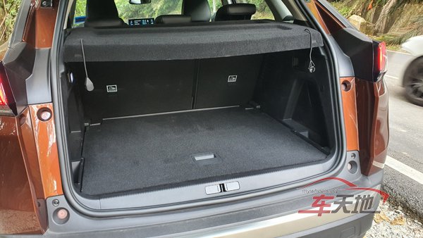 Peugeot-2008_20220523_125930.jpg