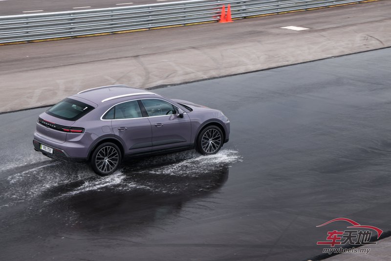 Porsche_Macan_Driving_Experience-14.jpg