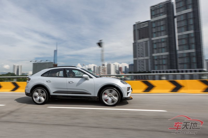 Porsche_Macan_Driving_Experience-21.jpg