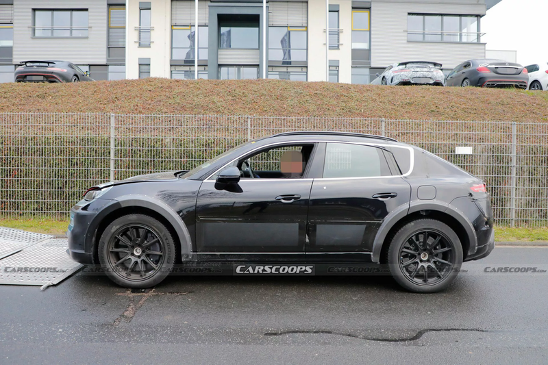 ▲Porsche 2026年Cayenne EV测试车车侧。