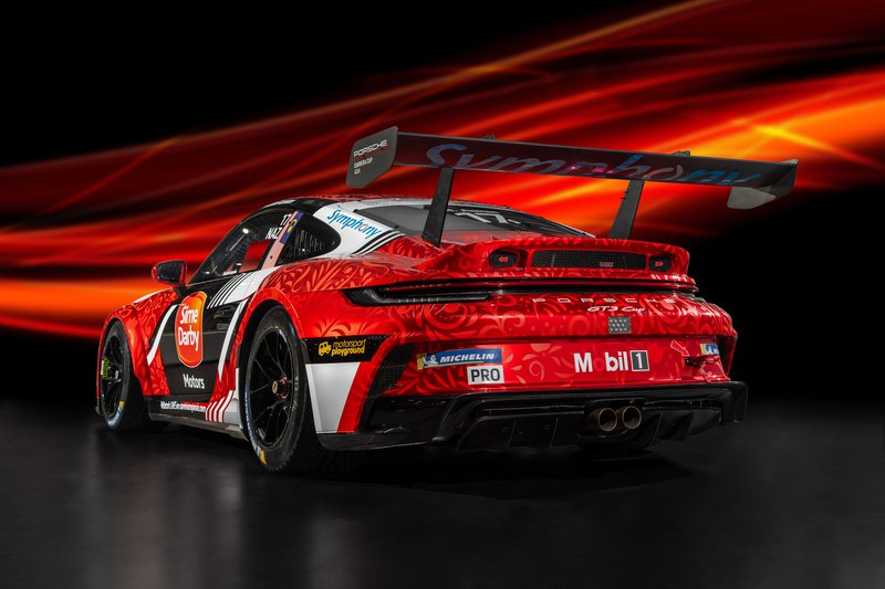 Sime Darby Racing Team 911 GT3 Cup car iconic batik livery-4.jpg