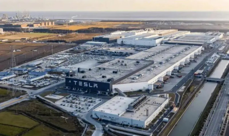 Tesla-40s--01.jpg