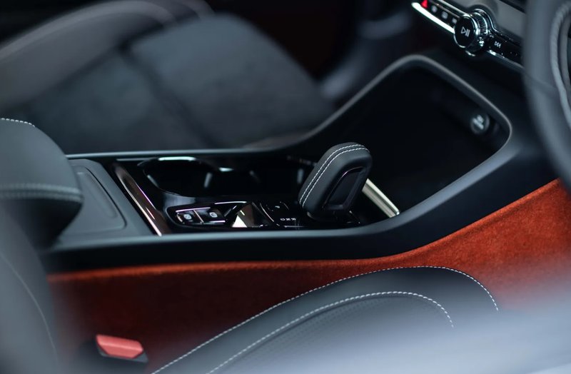 VOLVO XC40 B5 Photo10.jpg