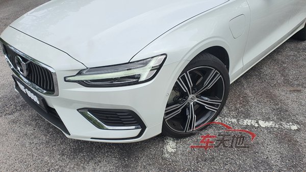 Volvo-V60_20220516_110801.jpg
