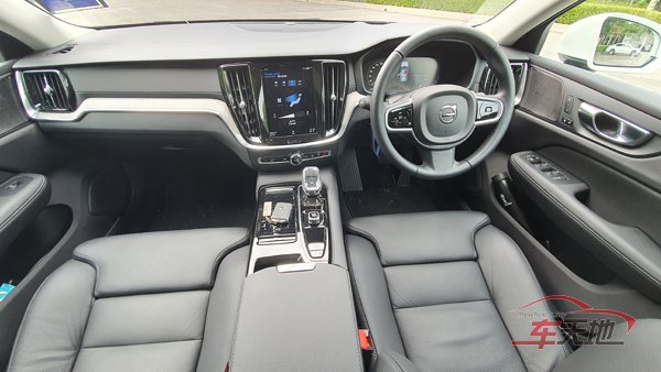 Volvo-V60_20220516_110906.jpg
