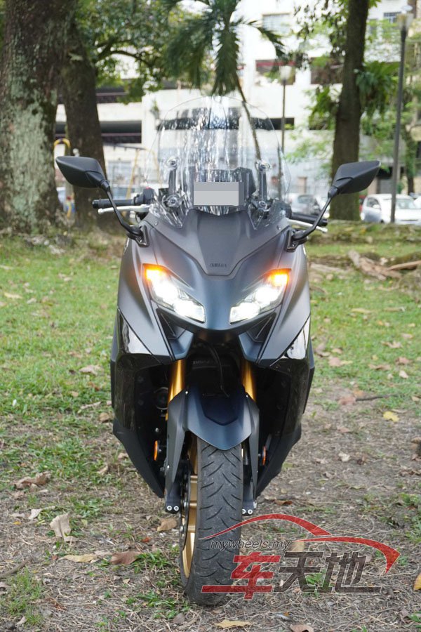 YAMAHA-TMAX-560-TECHMAX_FE230622lckX016.jpg