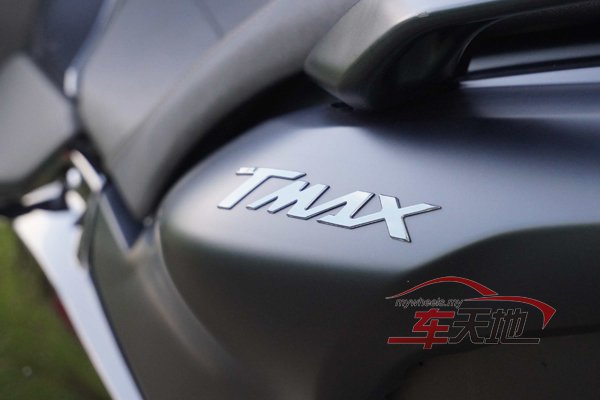 YAMAHA-TMAX-560-TECHMAX_FE230622lckX035.jpg