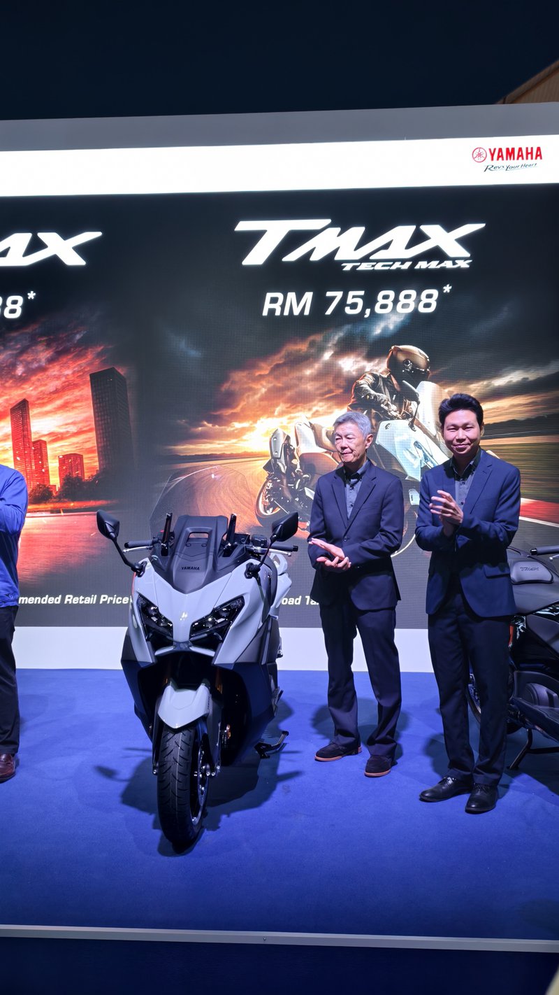 ▲YAMAHA TMAX Tech Max 2025 新增弯道ABS、胎压监测及Garmin互联功能,科技感拉满。
